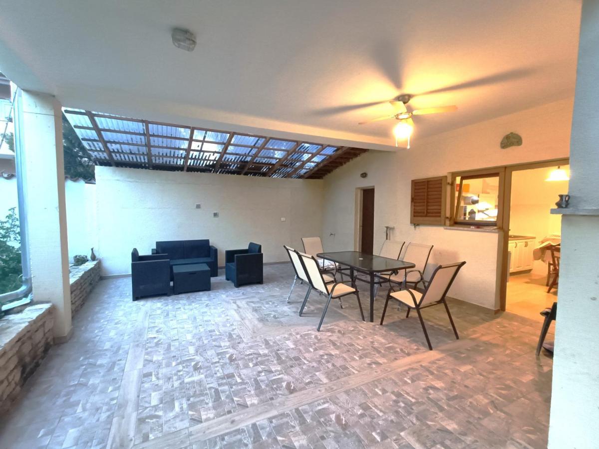 Apartment Pletikos Premantura Exterior photo